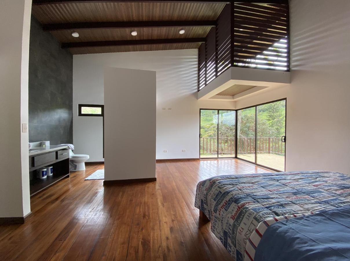 Bed & Breakfast Arte De Plumas Birding Cartago